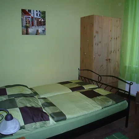 Pensión Valeria 3*